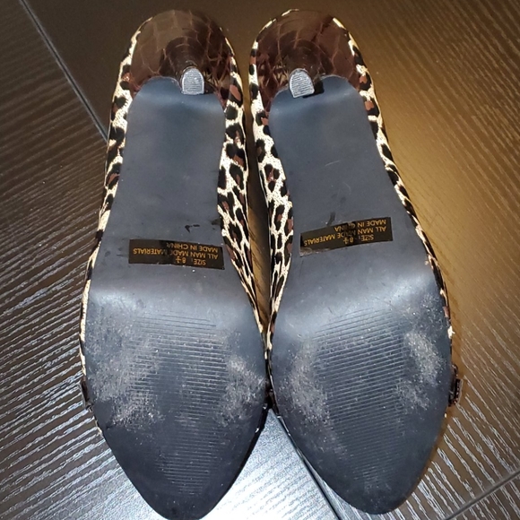 Heels - Picture 4 of 4